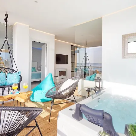 Apartment Puro Beach. Charming With Jacuzzi.